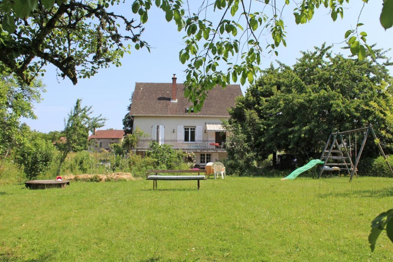 Les Vieux Fourneaux Panzió Nantiat Kültér fotó
