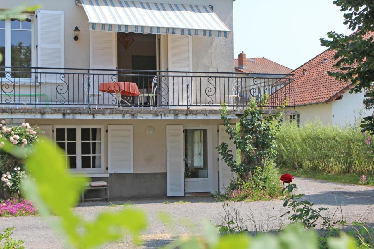 Les Vieux Fourneaux Panzió Nantiat Kültér fotó